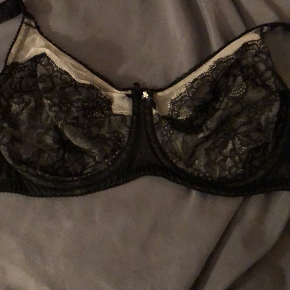 Black lace bra